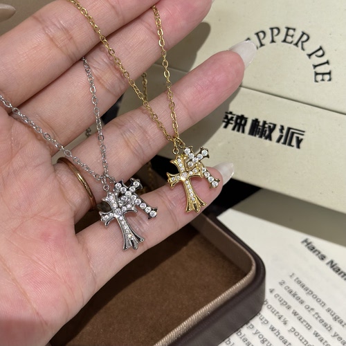 辣椒派定制超～闪可洗澡 满钻克克十字架项链女 杨超越同款甜酷