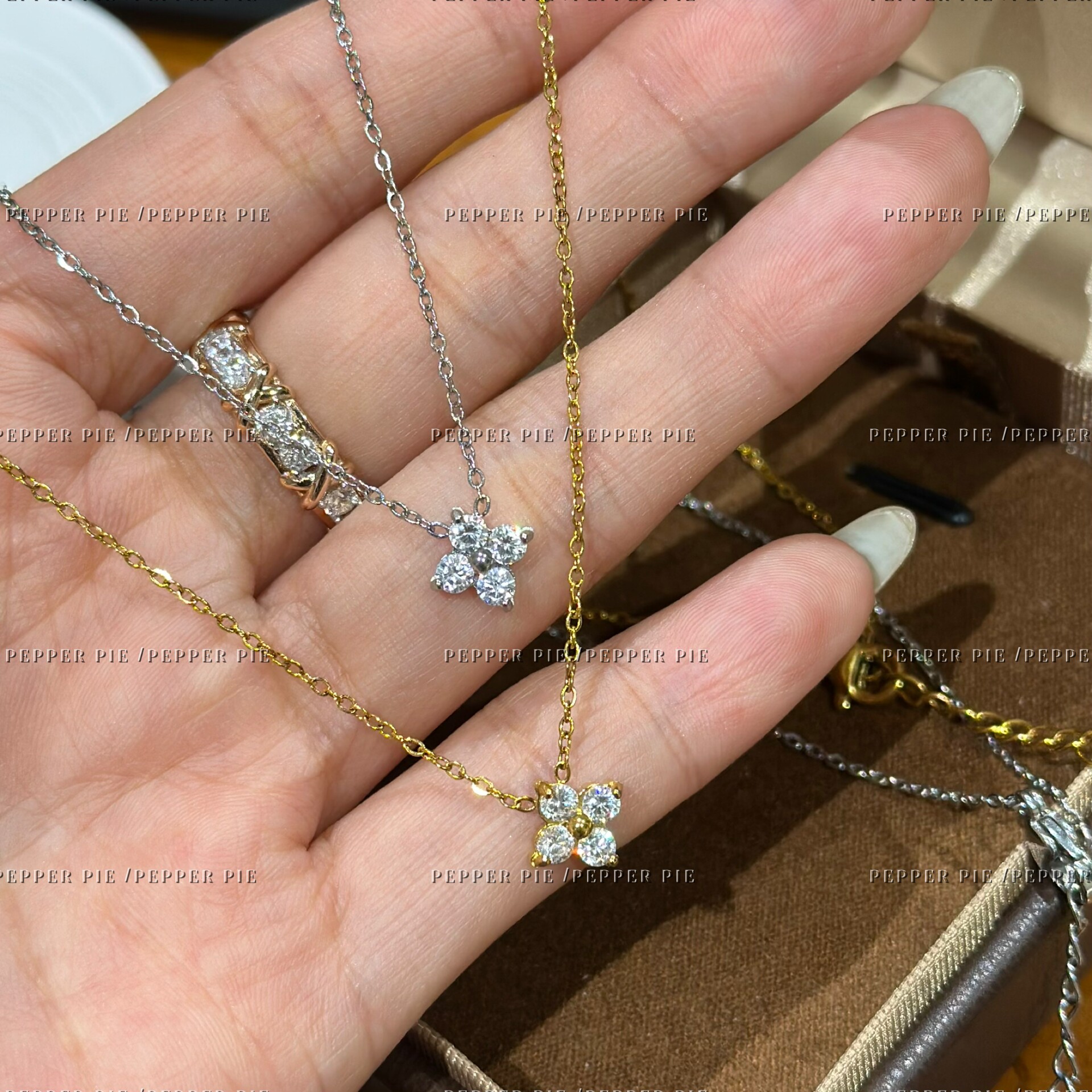 辣椒派龙心同款 口碑福利不掉色银色钛钢单花四叶草鼻屎钻项链女