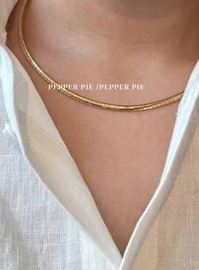 辣椒派 不掉色软性高级感蛇骨项圈链女 钛钢镀金叠戴18k金色颈圈