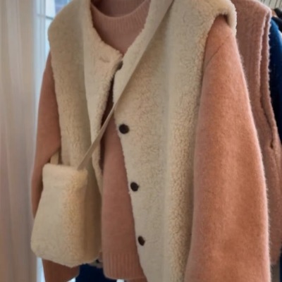 软糯小个子羊羔毛马甲女外穿