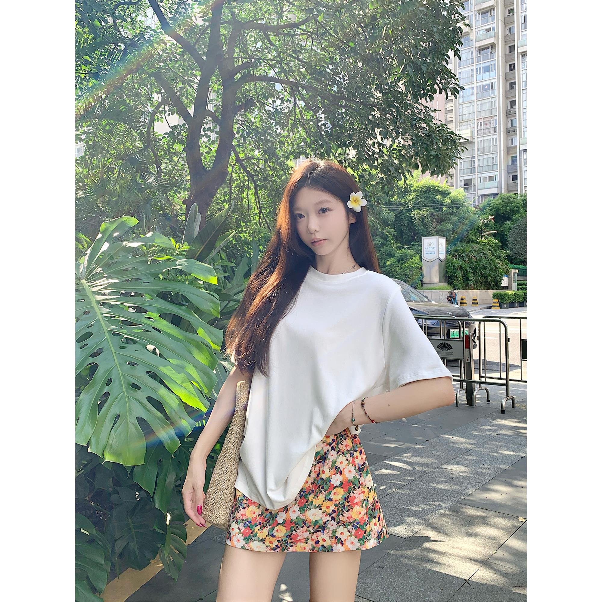 甜美套装宽松白色短袖T恤女夏季碎花半身裙包臀裙油画短裙两件套