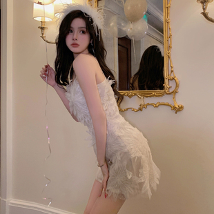 白色羽毛吊带连衣裙2025夏装新款网红高级性感气质收腰显瘦A字裙