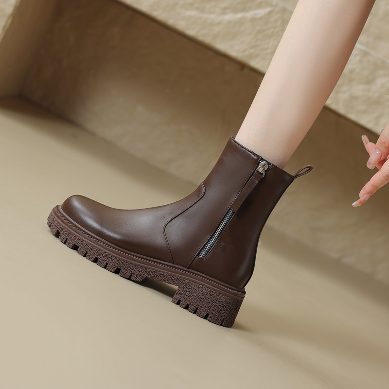 小红书首页推荐欧美时尚通勤短靴