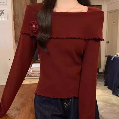 红色一字肩立体花朵针织衫