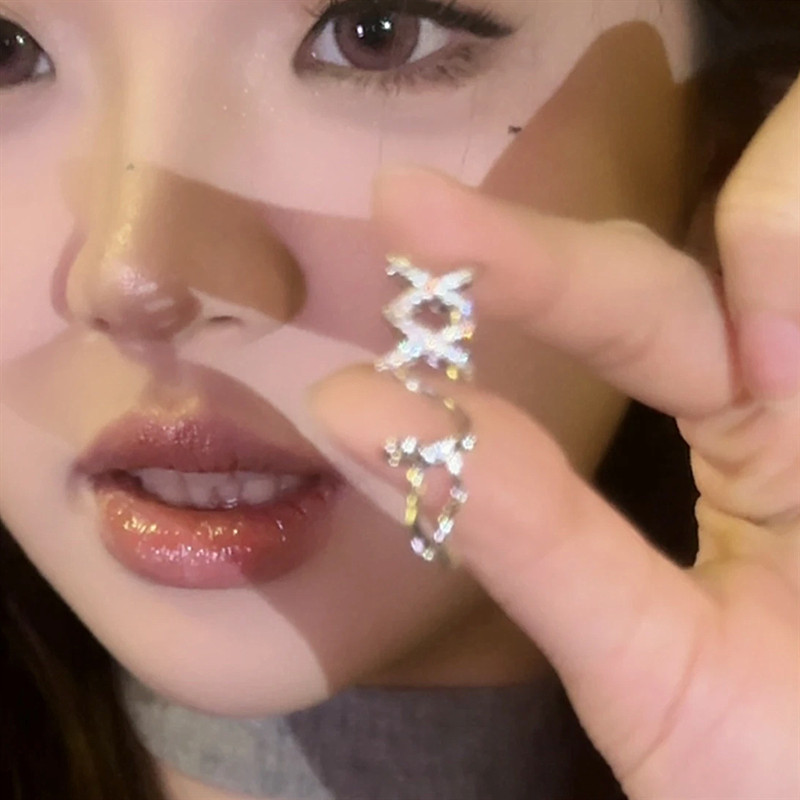 芭蕾美学微镶碎钻绑带蝴蝶结耳夹新款无耳洞高级感甜美设计耳饰女