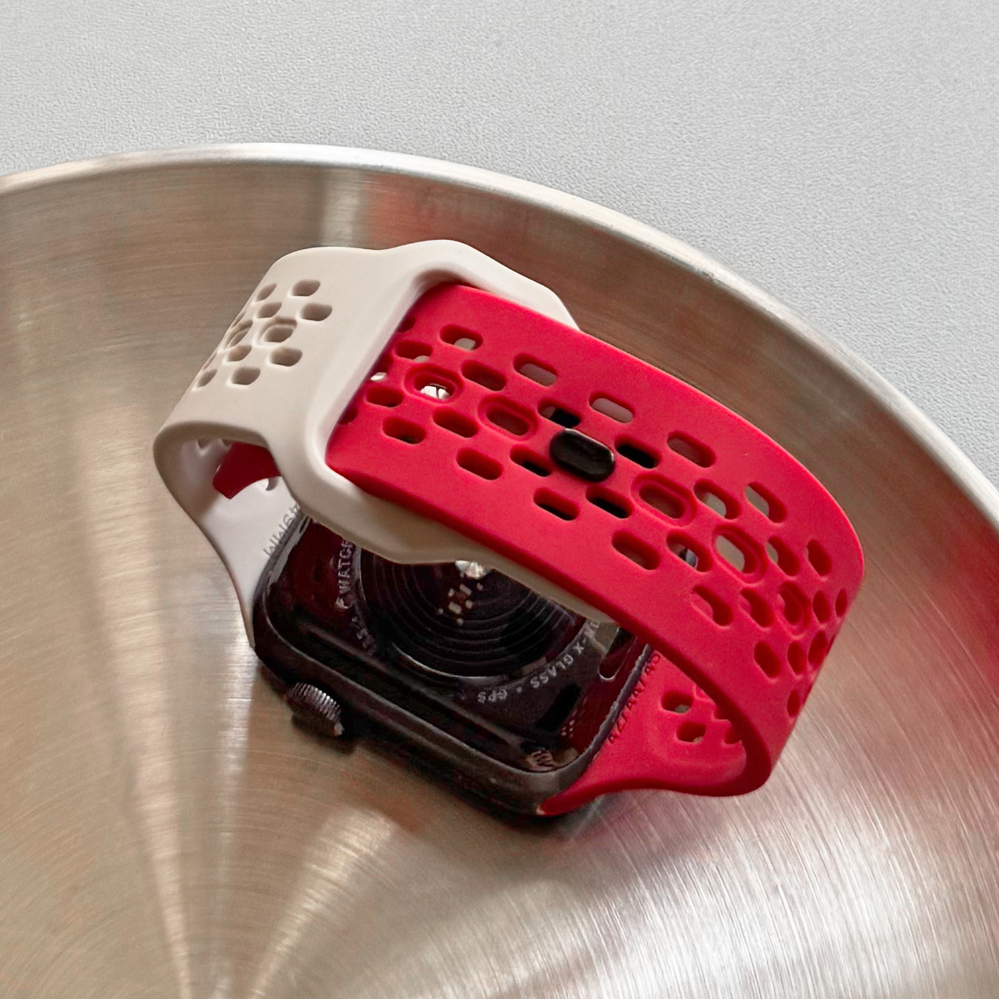 拼色透气洞洞硅胶适用iwatch表带