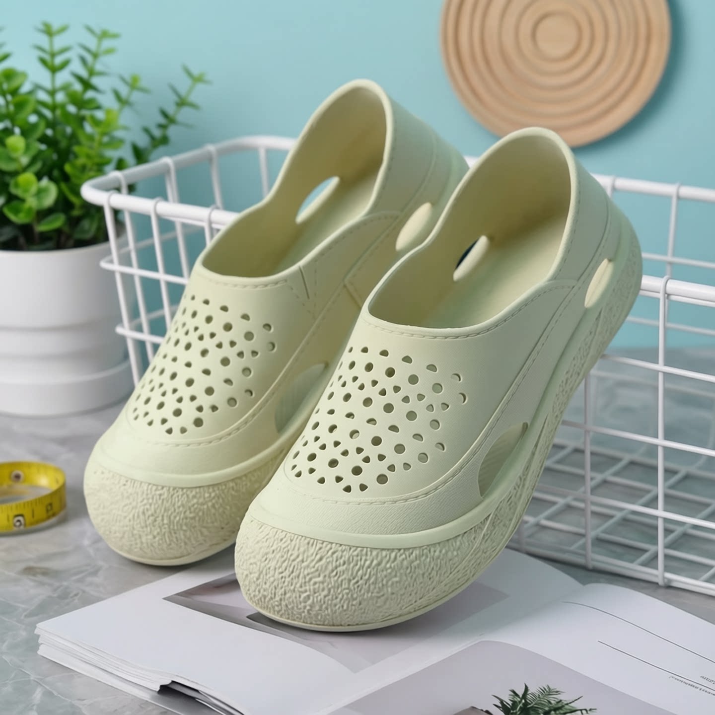 2026洞洞鞋镂空夏进口越南乳胶柔软亲肤防滑透气厚底女凉鞋沙滩鞋