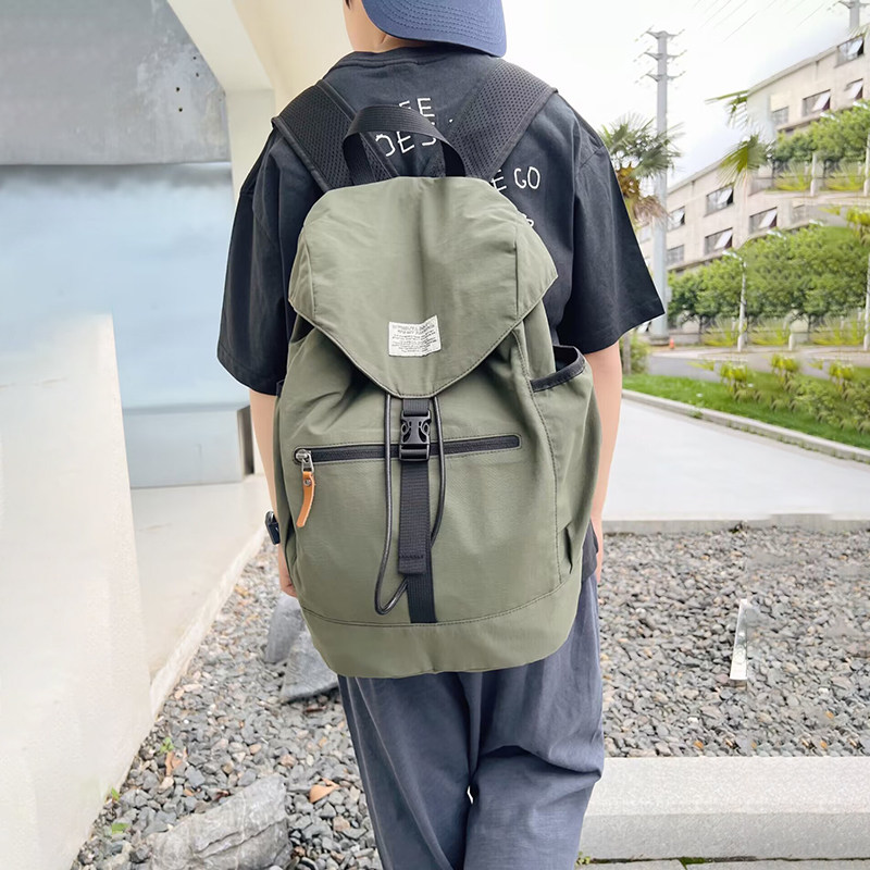 日系 新款儿童学生轻便双肩书包旅行包 男女童大容量户外露营背包