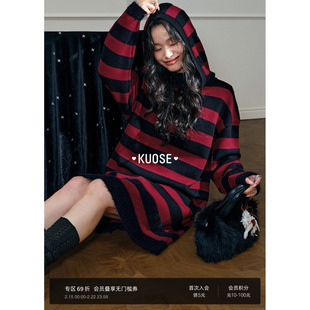 阔色黑红色条纹连帽毛衣裙女装2025秋冬季新款复古针织连衣裙长裙