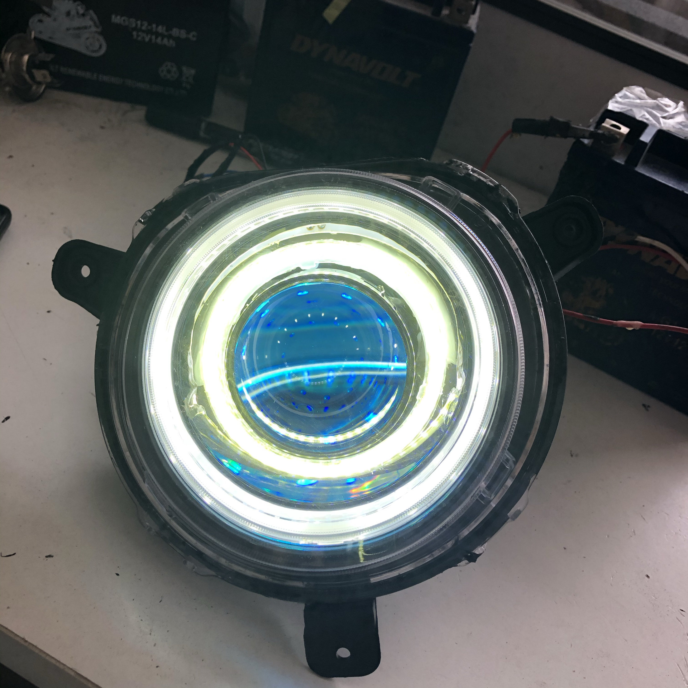 爱玛AB65仰望大灯改装LED透镜 艾玛仰望A715透镜恶魔眼调色总成,摩托车/装备/配件,摩托车氙气灯,淘宝优惠券,粉丝福利购,淘宝优惠卷