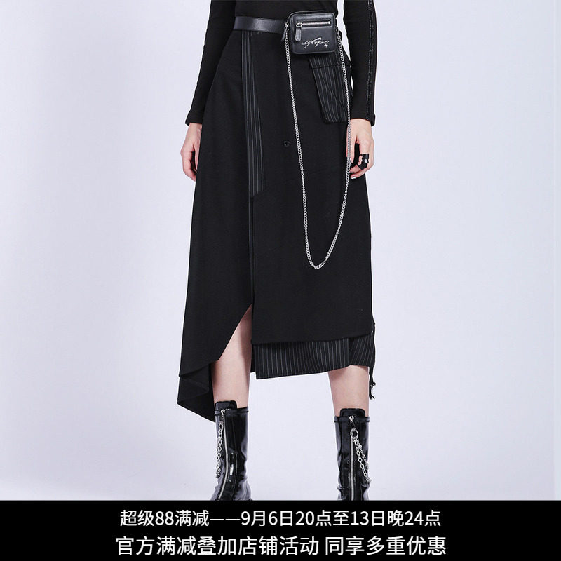纳帕佳暗黑风不对称拼接工装裙