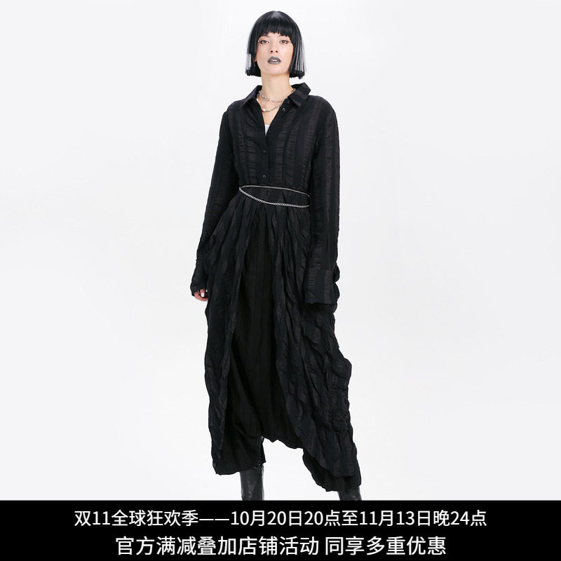 纳帕佳暗黑V领褶皱女中长风衣