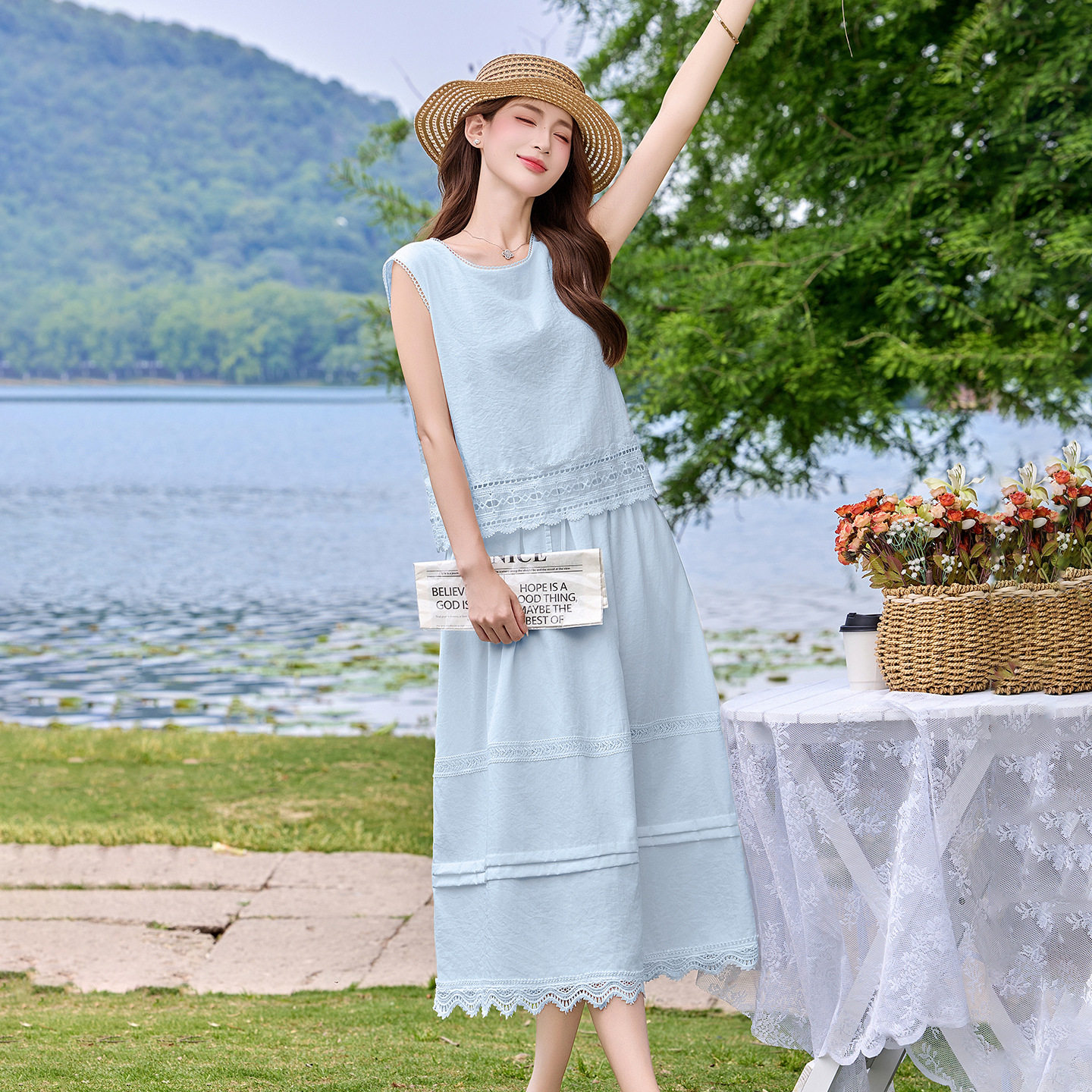蕾丝拼接背心半裙套装女夏季2025新款温柔风绝美穿搭两件套HM2658