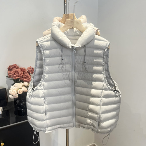 90白鸭绒秋冬新款羽绒服马甲女短款立领简约休闲百搭时尚外穿坎肩