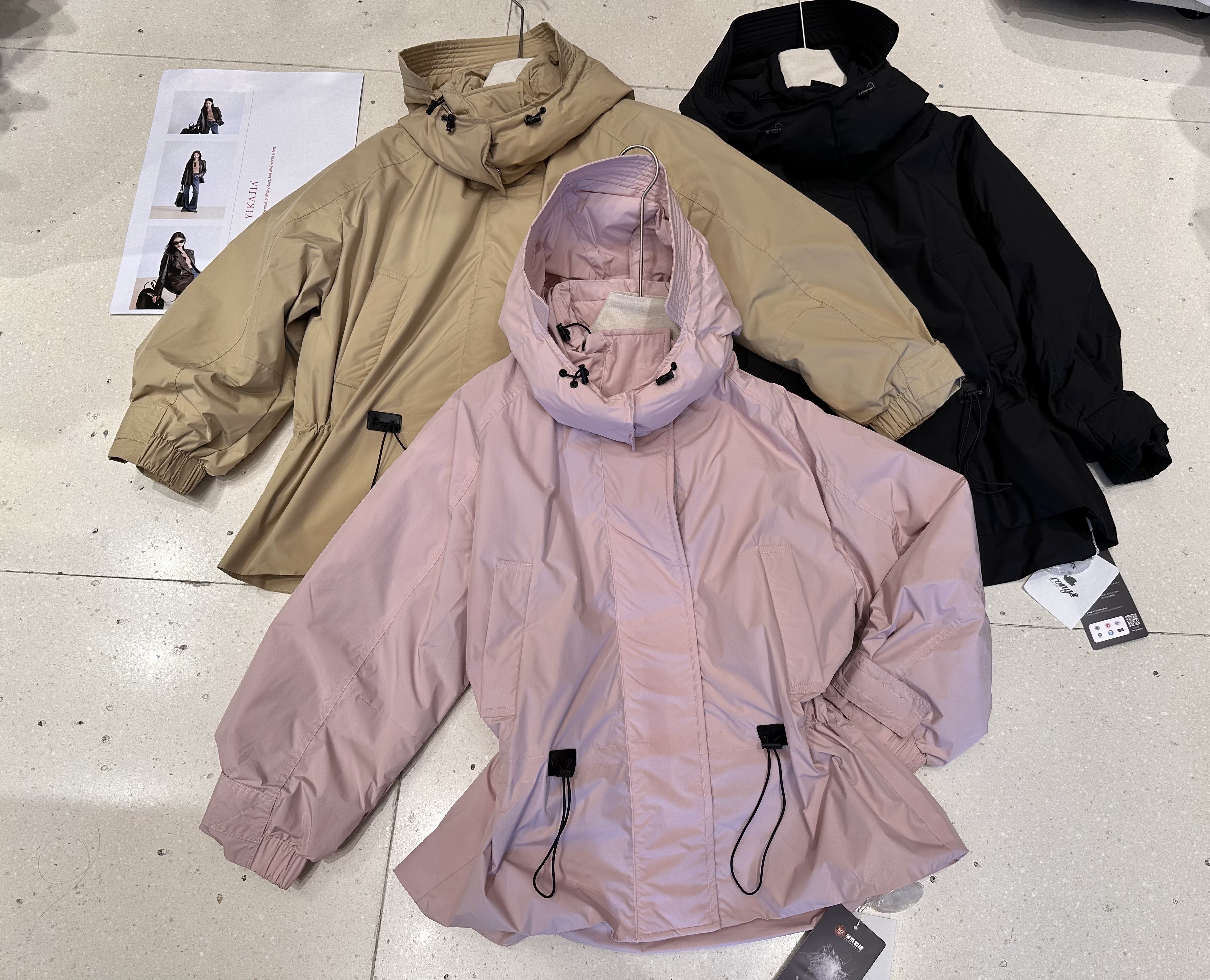 时尚韩系设计师款休闲范连帽显瘦抽绳设计保暖白鹅绒羽绒服女外套