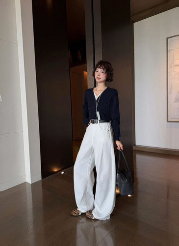 2026秋冬新款设计师款显瘦直筒老钱灰弯刀牛仔裤女宽松休闲阔腿裤