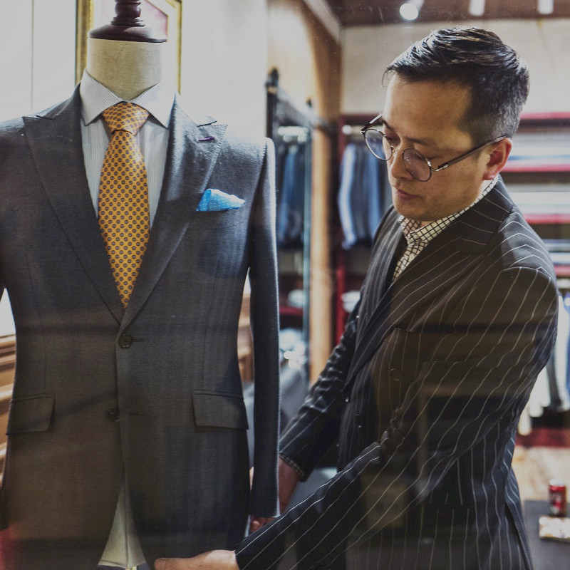 北京上门艺博高级定制国产西服商务量身订做男女结婚新郎工作套装