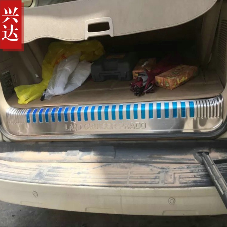 2016款丰田普拉多中东版专用不锈钢后备箱踏板 Prado内置后护板