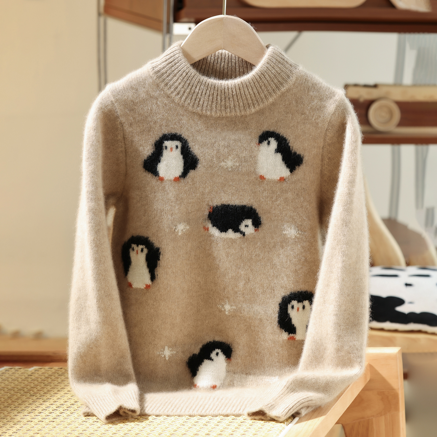 100%纯羊毛半高领企鹅提花毛衣