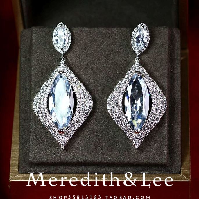 Meredith&Lee °ÍÂå¿Ë·ç¸ñÉÝ»ª³¬ÉÁÁâÐÎË®µÎÐÂÄï½á»éÀñ·þï¯Ê¯¶ú»·