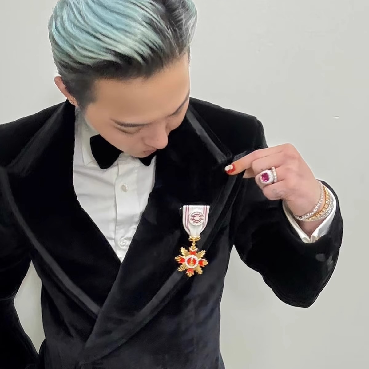 权志龙李洙赫同款黑色拼接丝绒西服套装