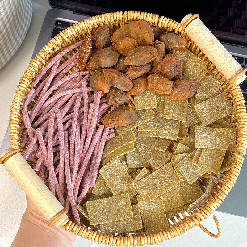 【泥泥的美食小铺】酸甜梅子组合 原味梅条葡萄梅子油柑梅片300g