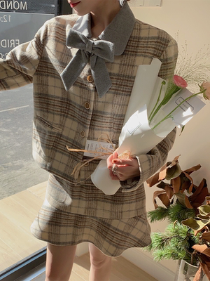 温柔格纹双面尼大衣鱼尾短裙