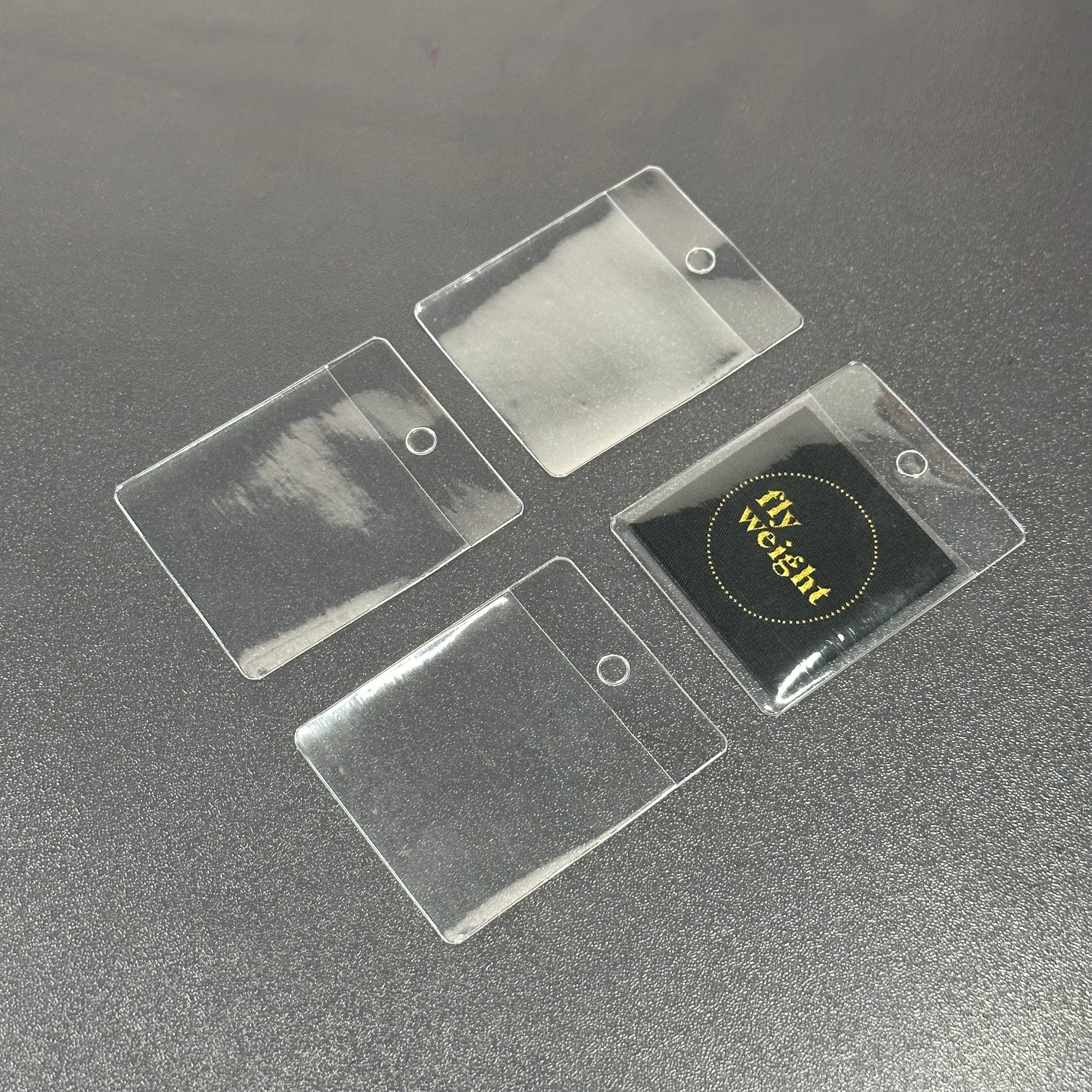透明PVC领标袋衣服商标袋塑料袋高低口标签袋吊牌袋卡套袋现货