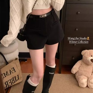 冬季款辣妹毛呢a字休闲短裤女新款冬天外穿配靴子的高腰热裤灰黑
