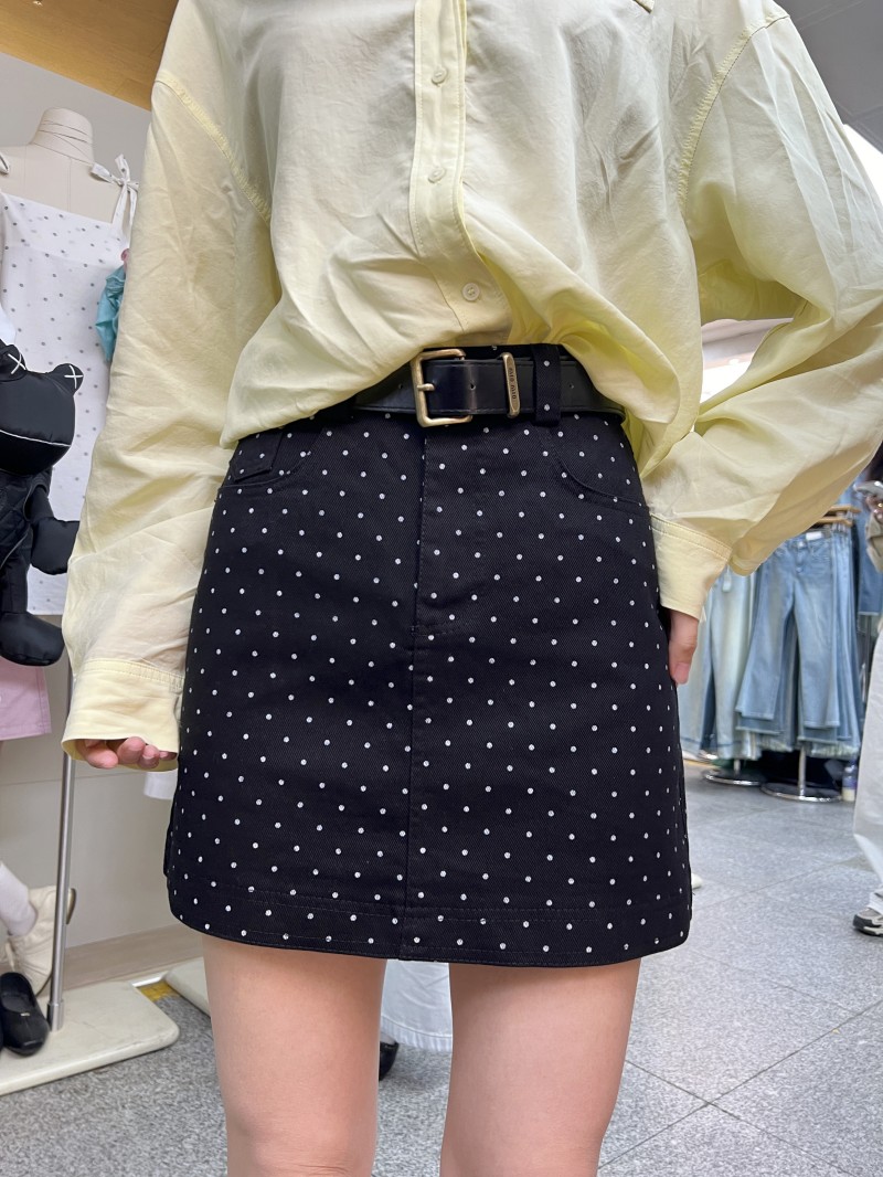 小波点半身裙女黑色甜美包臀短裙