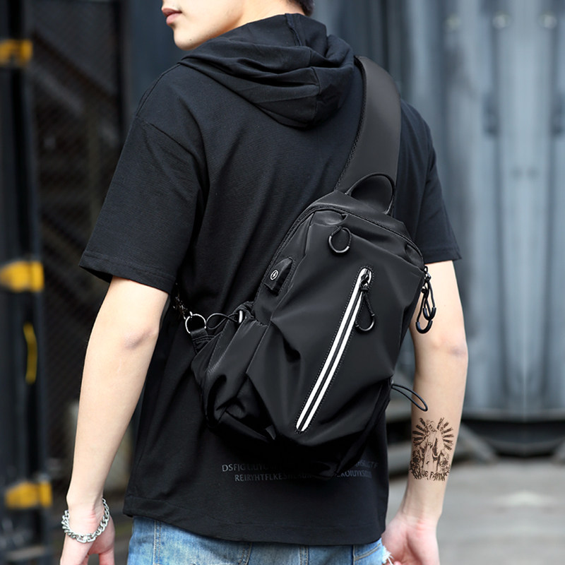 单肩包男士大容量胸包休闲户外运动韩版斜挎包新款潮流学生小背包