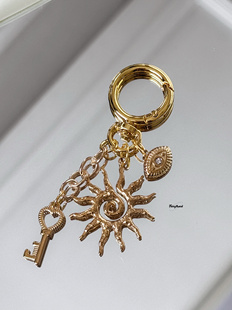 原创“太阳之眼”金色复古巴洛克欧气钥匙扣耳机包挂件手机挂饰