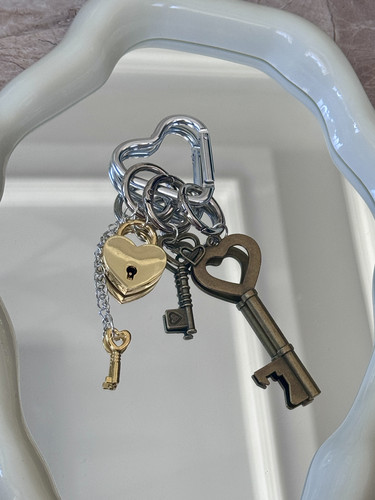 原创520礼物ins风cleanfit爱心锁钥匙扣金属质感钥匙挂件甜酷辣妹