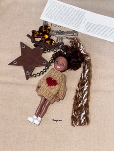 原创可爱芭比娃娃包包挂件黑皮凯丽棕色美拉德挂饰项链配饰小众