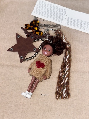 原创可爱芭比娃娃包包挂件黑皮凯丽棕色美拉德挂饰项链配饰小众