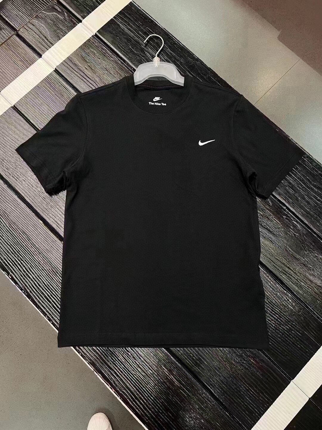 Nike耐克男子刺绣小LOGO简约纯棉运动休闲透气圆领短袖T恤BV0508
