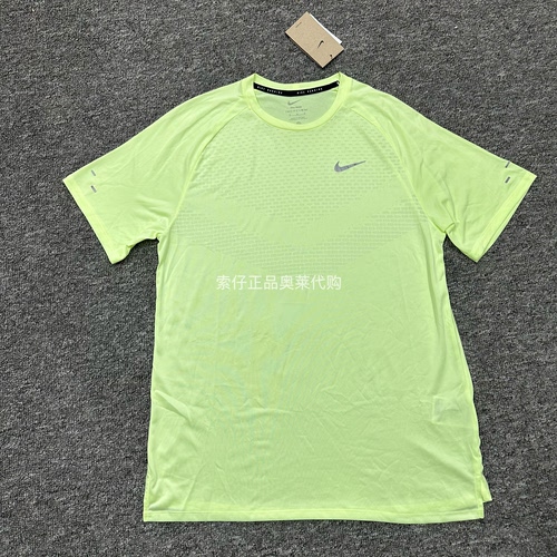 Nike男训练透气速干短袖T恤23款