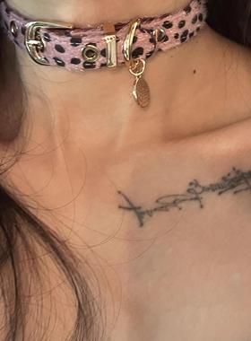 Y2K甜酷辣妹小众设计感豹纹马毛choker项圈朋克皮革颈带辣妹项链