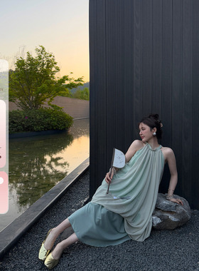 IUIU阿晶家 绿野云中诗 挂脖连衣裙女夏季2025新款无袖不规则裙子