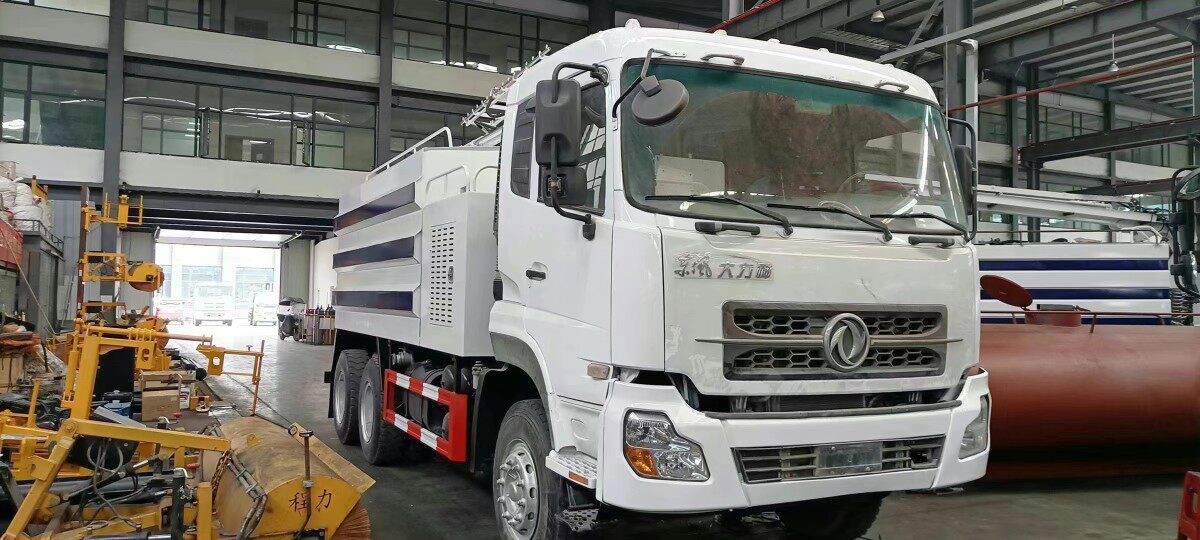 东风大力神光伏电板清洗车定金