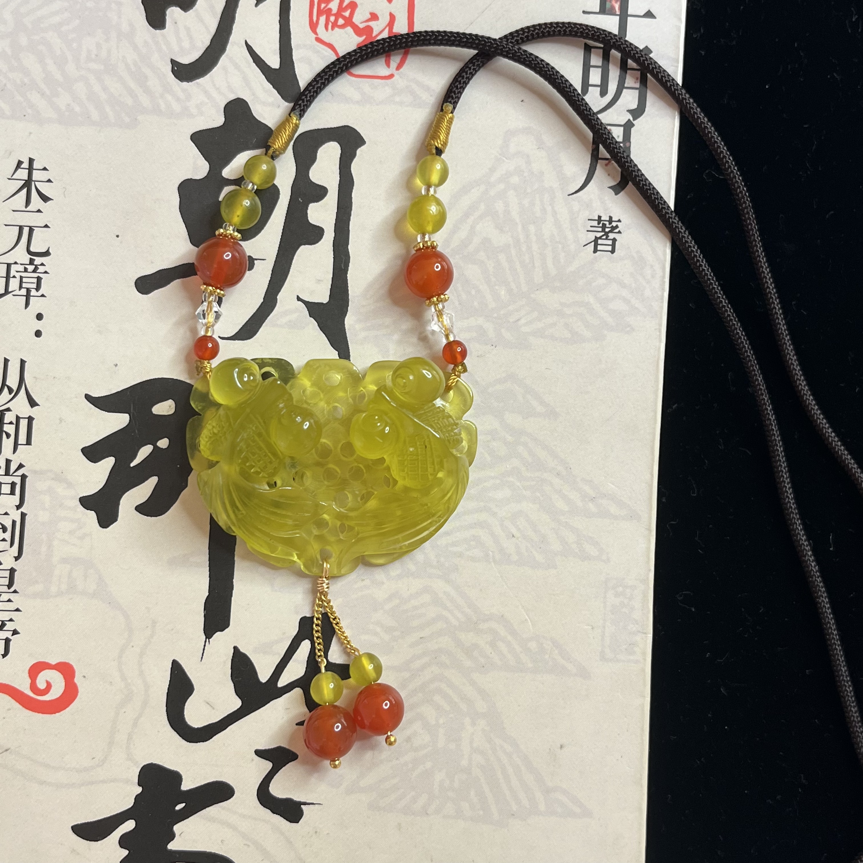 岫玉吊坠金鱼挂件天然玉石璎珞坠颈饰
