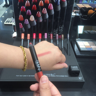 nars丝绒哑光唇膏笔2454CRUELLA姨妈色 dragon girl龙女色口红笔