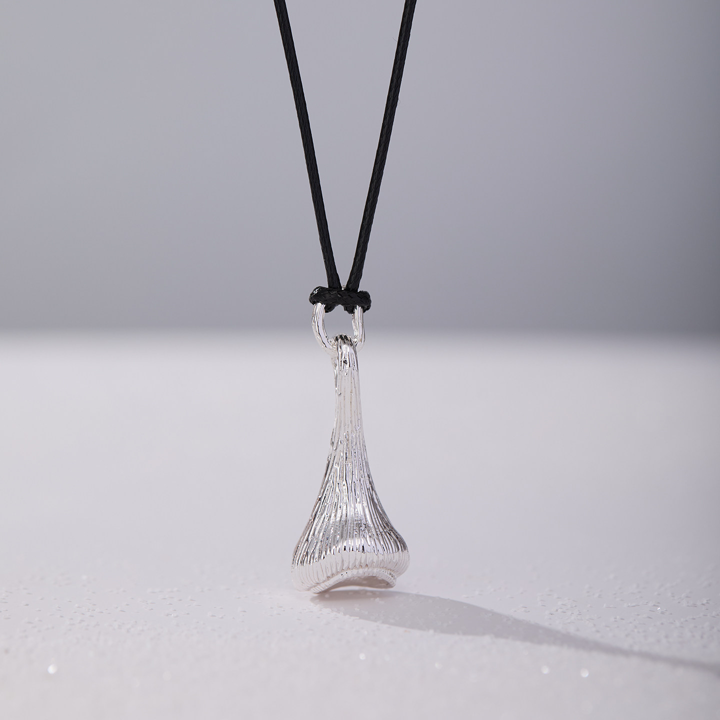 【绵长顺遂】法式复古银色吊坠女轻奢设计感项链男简约长款毛衣链