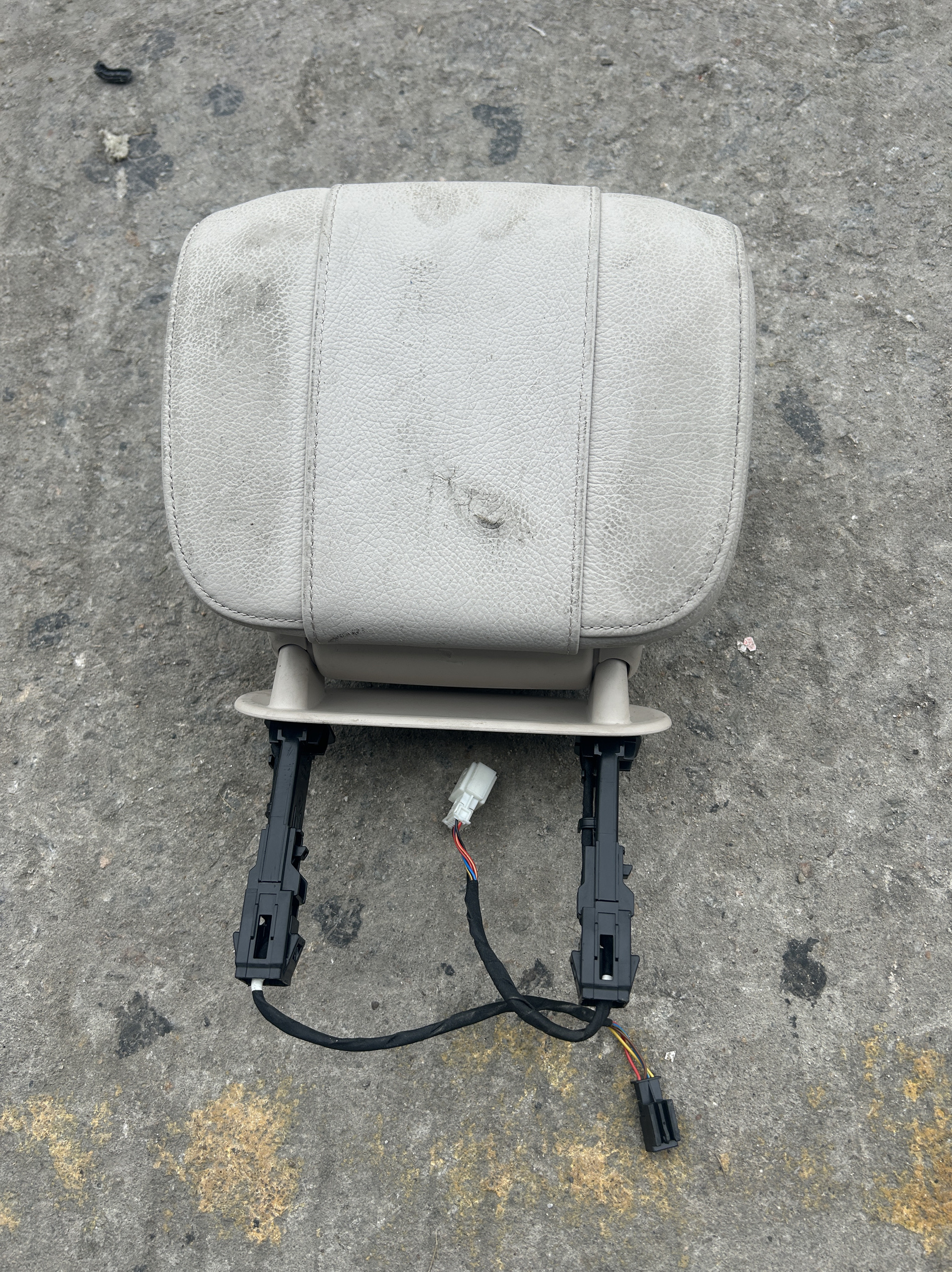 适用奔驰W222迈巴赫S450 S500 S680座椅头枕电动头枕高配调节头枕