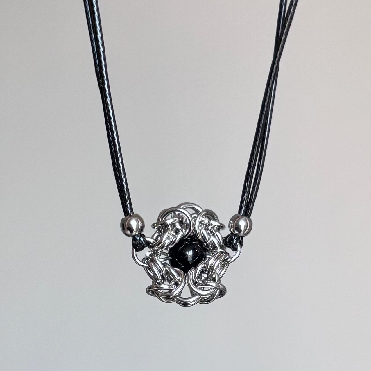 暗黑朋克摇滚珠子打结双层黑绳项圈choker小众甜酷项链y2k叠戴ins