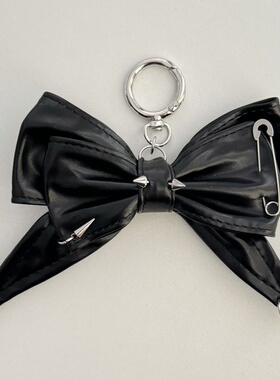 哥特朋克穿刺铆钉黑色蝴蝶结包挂件挂饰小众y2k亚比甜酷钥匙扣ins