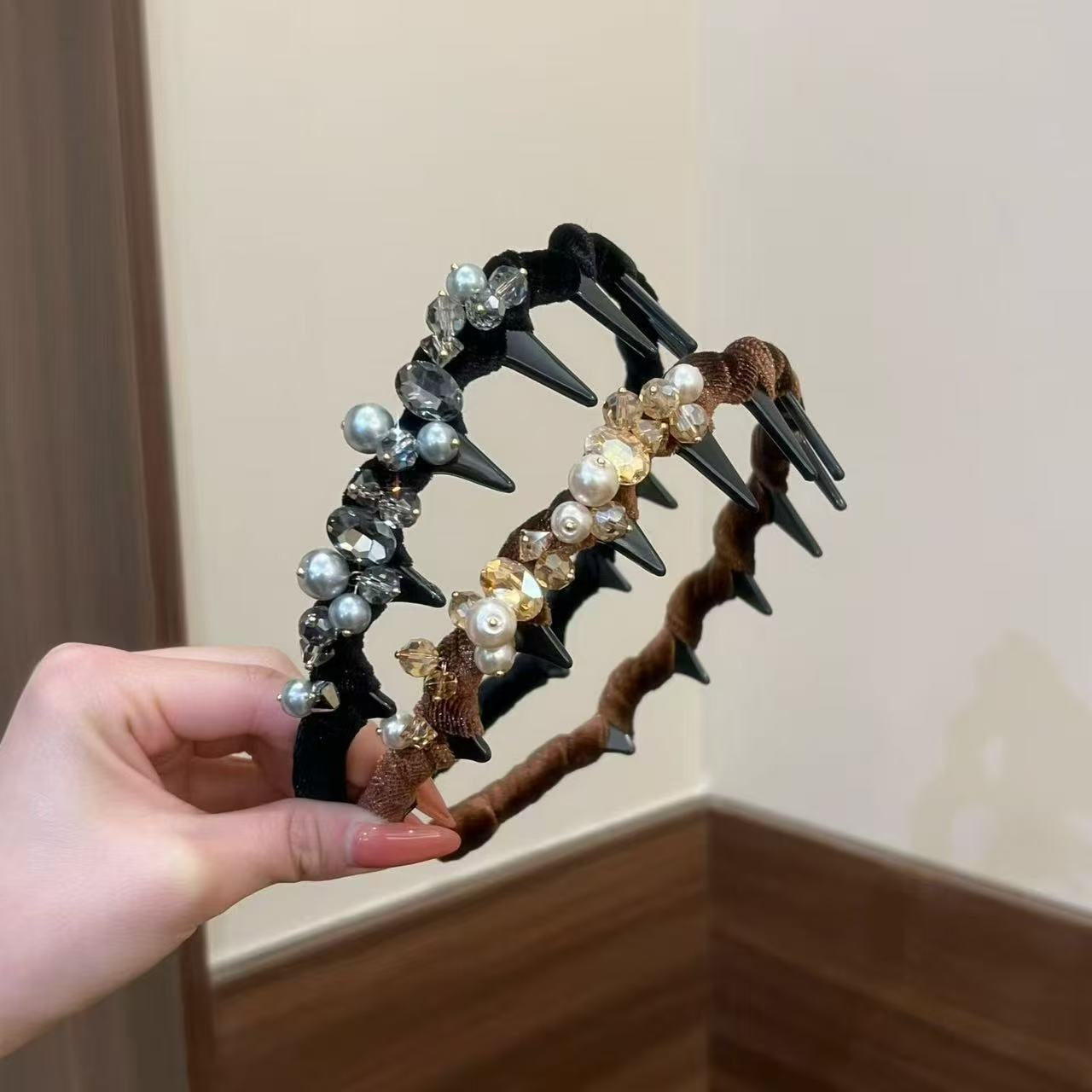 水钻波浪发箍女小众设计感珍珠头箍百搭防滑带齿发窟整理碎发发卡
