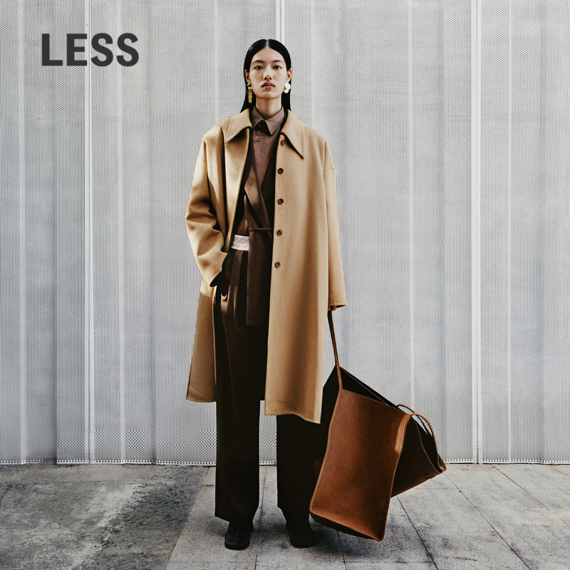 利落剪裁加上合适手袖长度，拉伸身材比例