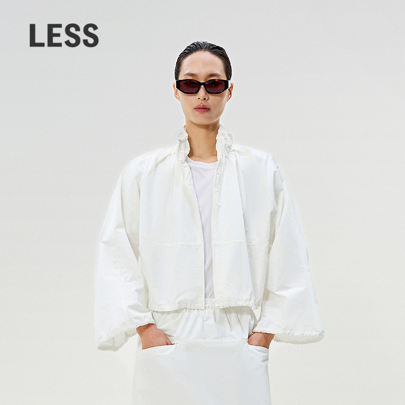 【0压系列】LESS春季廓形短款外套女立领抽绳白色夹克2P361