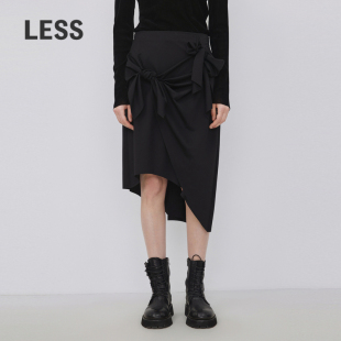 LESS春秋腰裙女气质优雅立体蝴蝶结不对称黑色半身裙2N8D11030